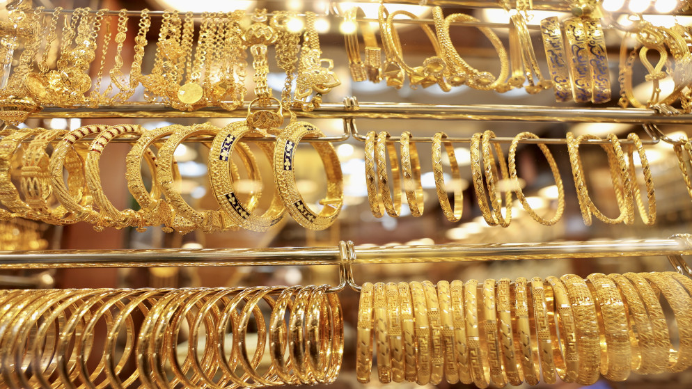 بداية أسبوع مرتفعة للذهب في العراق مع تراجع سعر الدولار