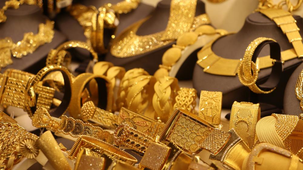 Gold Falls as Dollar Rises and Rate Cut Hopes Fade - أسعار الذهب Gold Prices