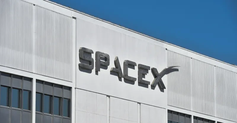 استثمارات ضخمة تدفع سبيس إكس لخسائر بـ5 مليارات دولار