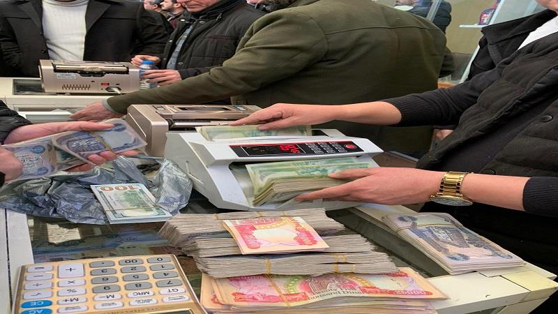 تراجع طفيف للدولار في بغداد وأربيل عند الإغلاق