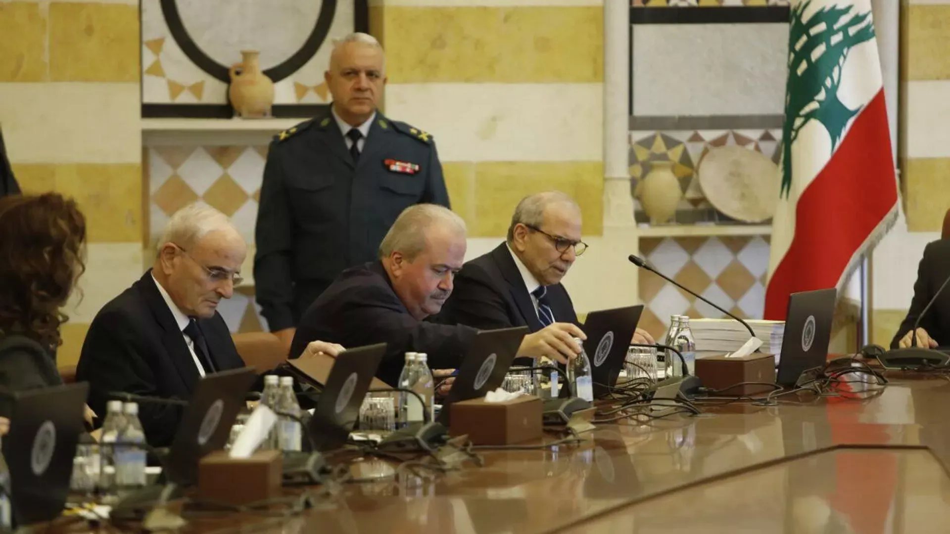 بيروت تنفي تلقي أي معلومات عن محادثات مع إسرائيل