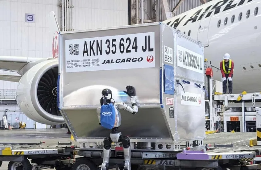 روبوتات صينية بشرية تبدأ العمل في مطار هانيدا بطوكيو - تكنولوجيا الطيران اليابانية 2026 2026 Japan Aviation Technology