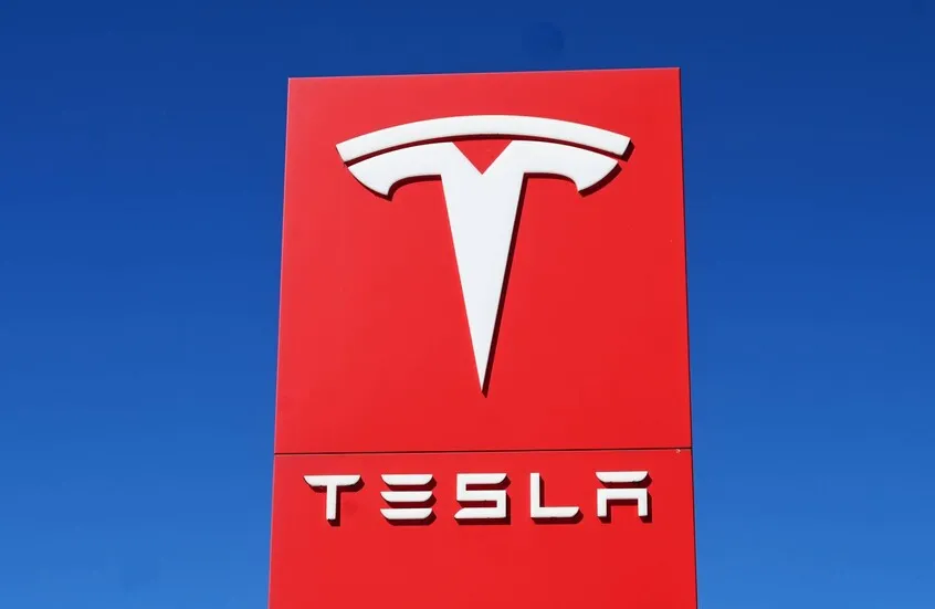 Technical Crisis Hits Tesla Leading to Mass Recall and Market Value Decline - سلامة الطرق السريعة أمريكا 2026 2026 US Highway Safety