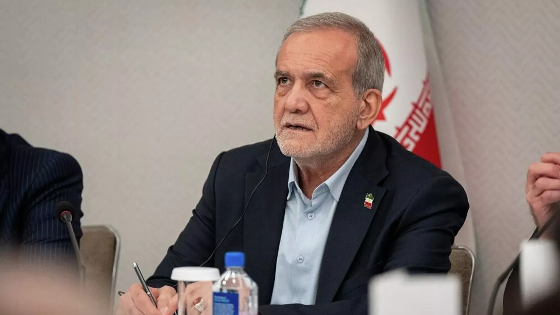 طهران تربط عودة الملاحة الطبيعية بهرمز بوقف الهجمات والتوترات الأمنية الجارية - رسالة بزشكيان لبابا الفاتيكان Pezeshkian Letter Vatican Pope