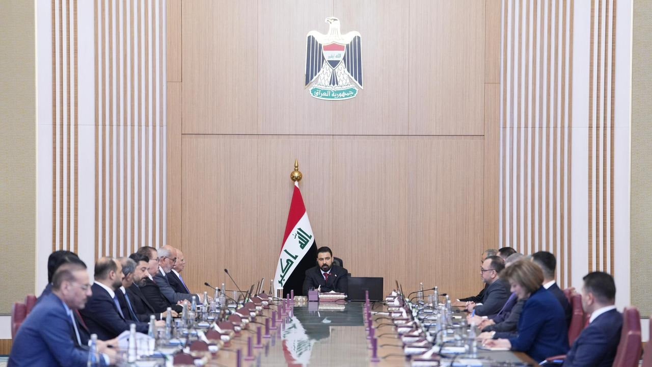 علي فالح الزيدي يترأس الاجتماع الحكومي الأول ويصدر توجيهات خدمية واقتصادية شاملة
