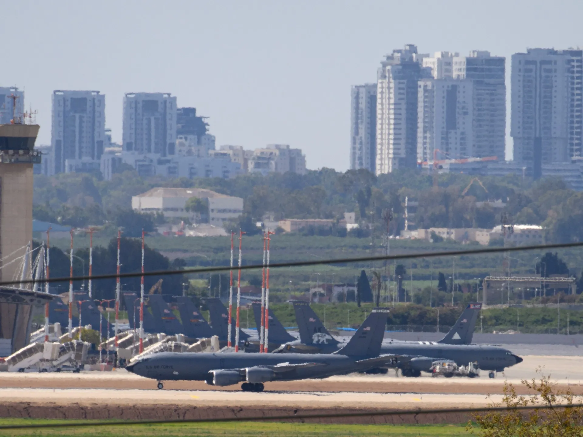 Continued intensive US military presence Ben Gurion airport Tel Aviv - جاهزية الطائرات العسكرية الأمريكية US military aircraft readiness