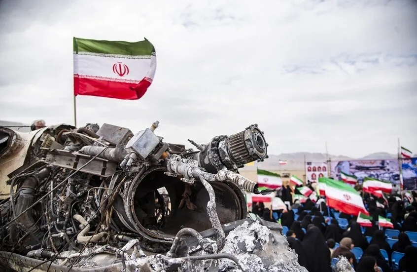 Intelligence Reports Suggest U.S. Fighter Jet Downed Over Iran by Chinese Missile; Beijing Strongly Denies Claims - إسقاط مقاتلة صاروخ صيني F-15E downing Iran incident