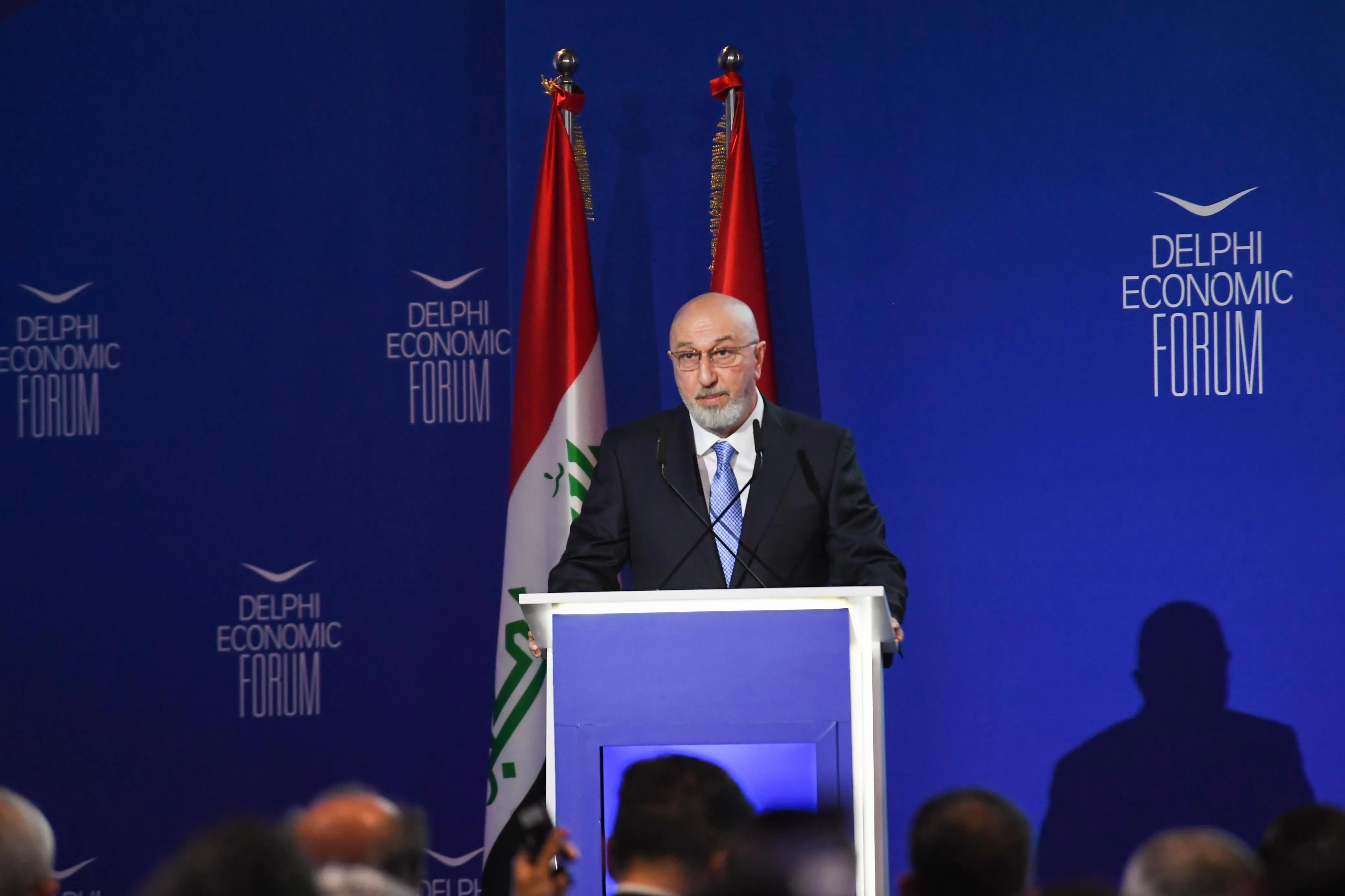 رئيس الجمهورية يشيد بقرار الفصائل جعل الدولة المالكة الوحيدة للسلاح - رئيس الجمهورية سلاح الدولة Iraqi President State Arms