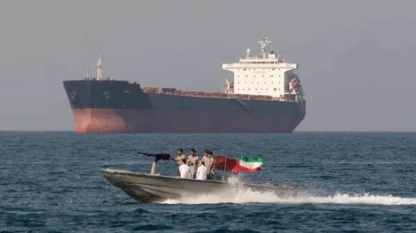 إيران تستأنف شحن كميات ضخمة من النفط بعد اتفاق مؤقت مع واشنطن - نفط إيران صادرات نفطية Iran oil oil exports