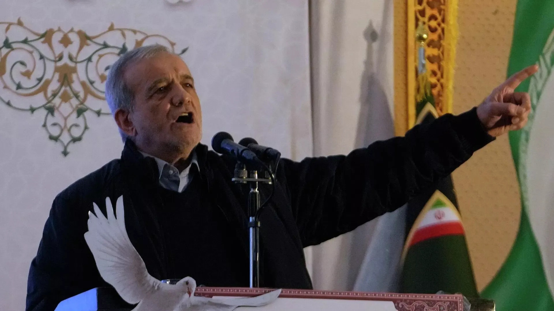 الرئيس الإيراني يؤكد صمود طهران أمام التهديدات - بزشكيان إيران Pezeshkian Iran