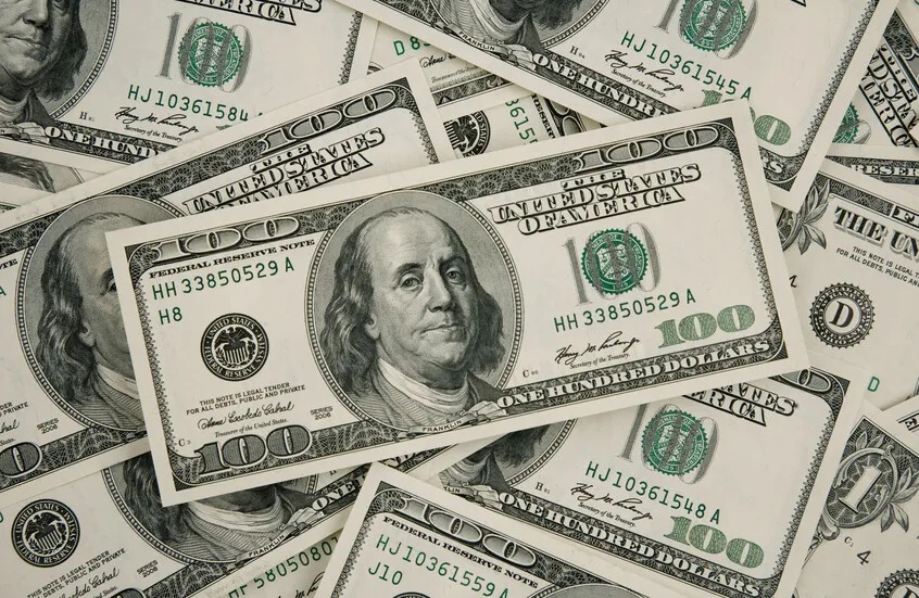 US Dollar Experiences Significant Weekly Decline in Three Months