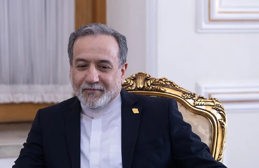 وزير الخارجية الإيراني يتوجه إلى سلطنة عُمان لبحث مستجدات مضيق هرمز - مضيق هرمز وزير الخارجية الإيراني Strait of Hormuz Iranian Foreign Minister