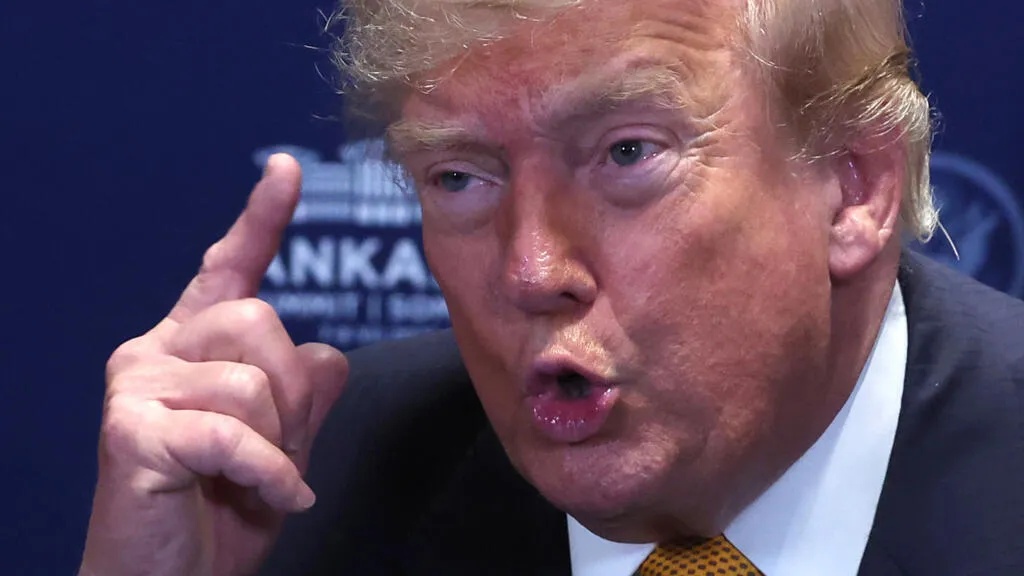 Trump Declares Reinstated Iran Blockade; U.S. Assumes Hormuz Protection - حصار إيران مضيق هرمز Iran blockade Strait of Hormuz