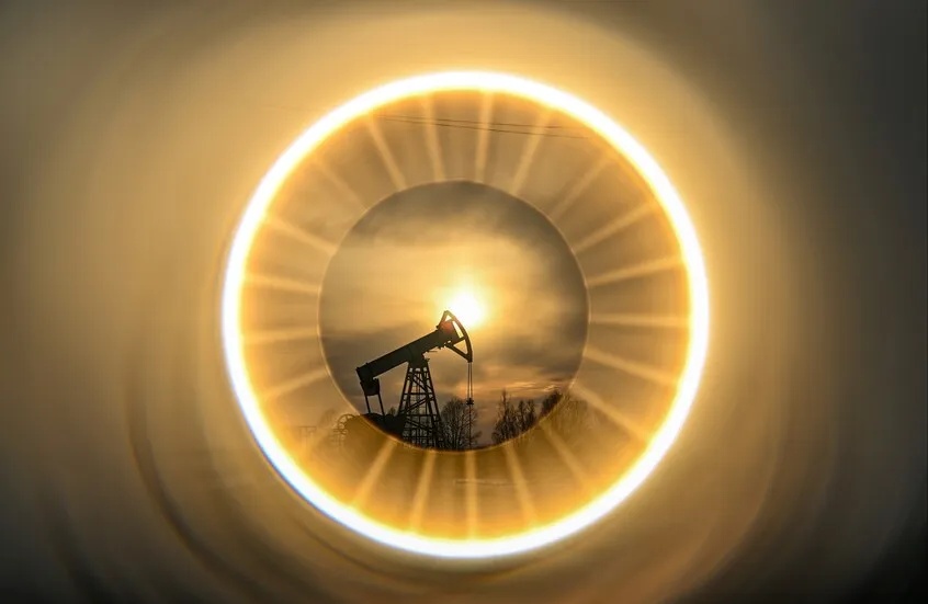 أسعار النفط العالمية تواصل ارتفاعها وسط تصاعد المخاوف من اضطراب الإمدادات - نفط أسعار oil prices