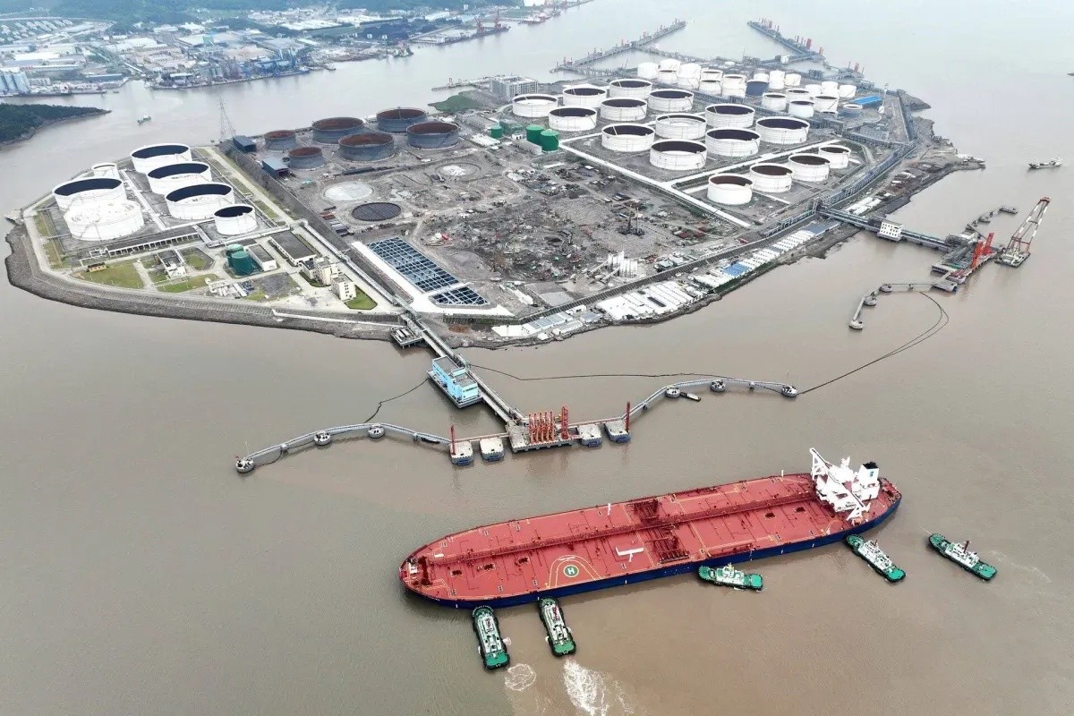 China Registers Significant Decline in Bunker Fuel Exports During August - وقود السفن صادرات الصين Bunker fuel China exports
