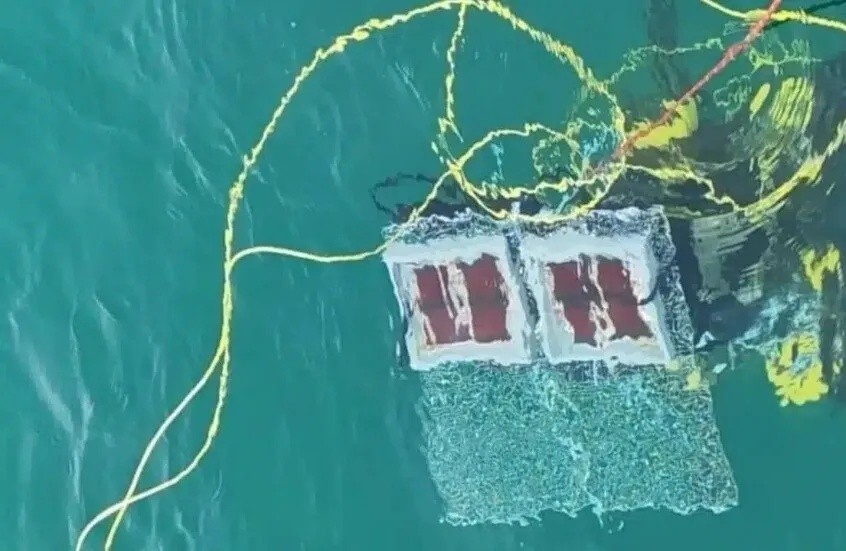 Chinese Scientists Successfully Test Pioneering Underwater Solar Power Station - طاقة شمسية تحت الماء Underwater solar Renewable energy