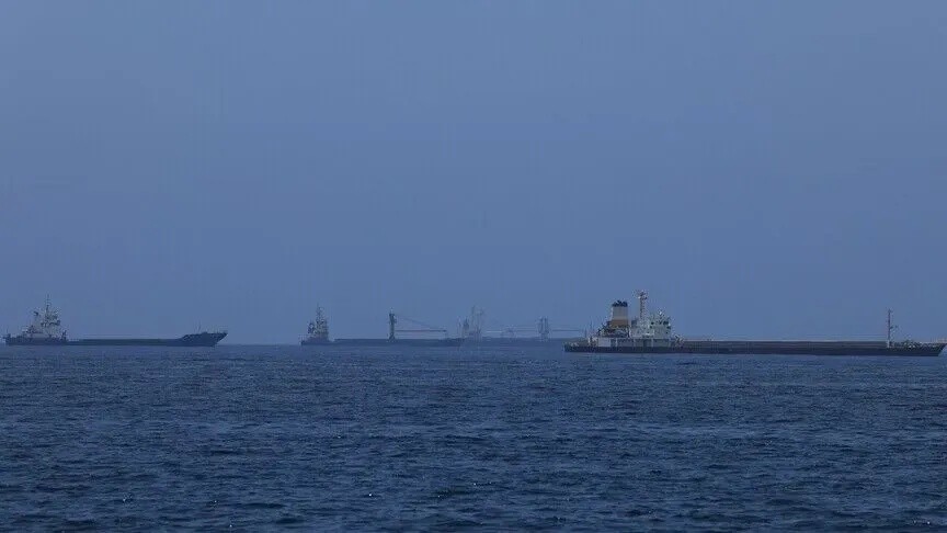 Unknown Projectile Strikes Cargo Ship in Hormuz Strait, Fire Erupts - سفينة شحن مضيق هرمز Cargo ship Strait of Hormuz