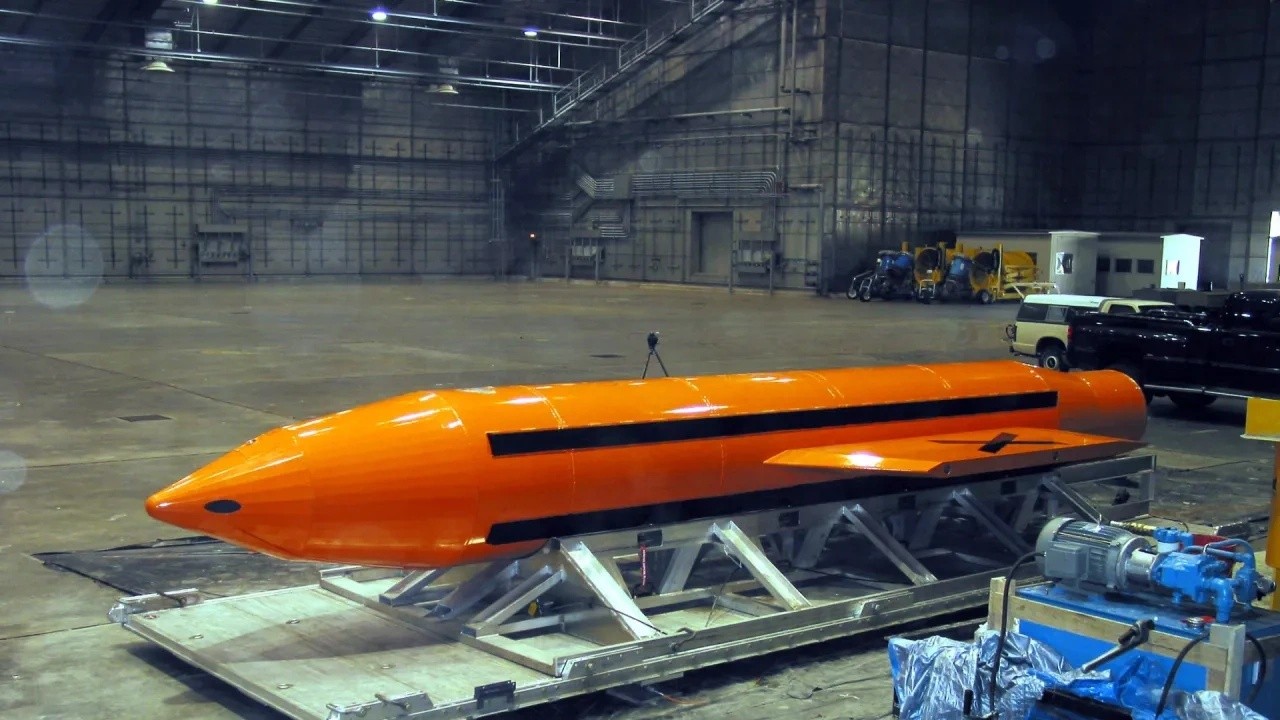 US MOAB Capabilities Spark Debate as Washington Studies Military Options Against Iranian Targets - أم القنابل منشآت إيران MOAB Iran