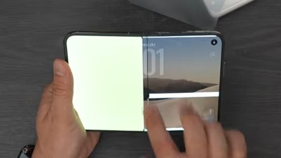 YouTuber Reveals Details Behind iPhone Duo Foldable Screen Issue