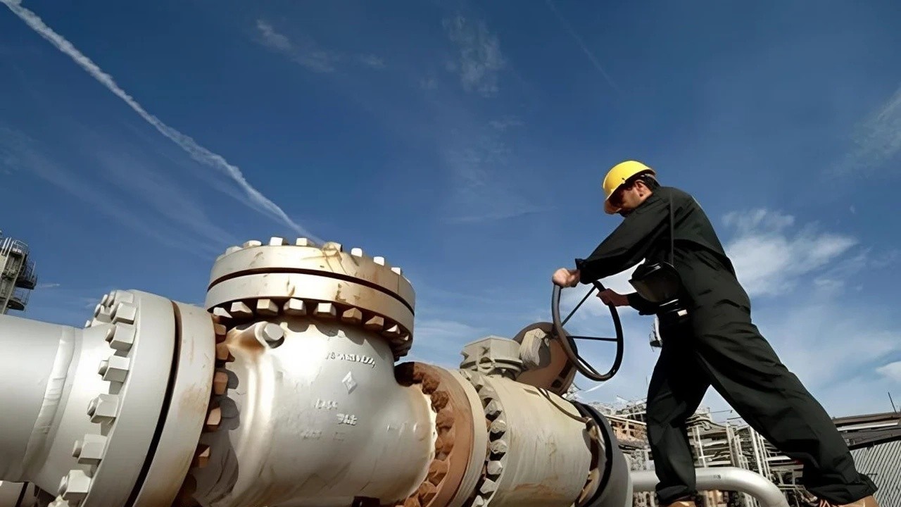 Decline in Iranian Gas Supplies to Iraq Amid Rising Financial Debt