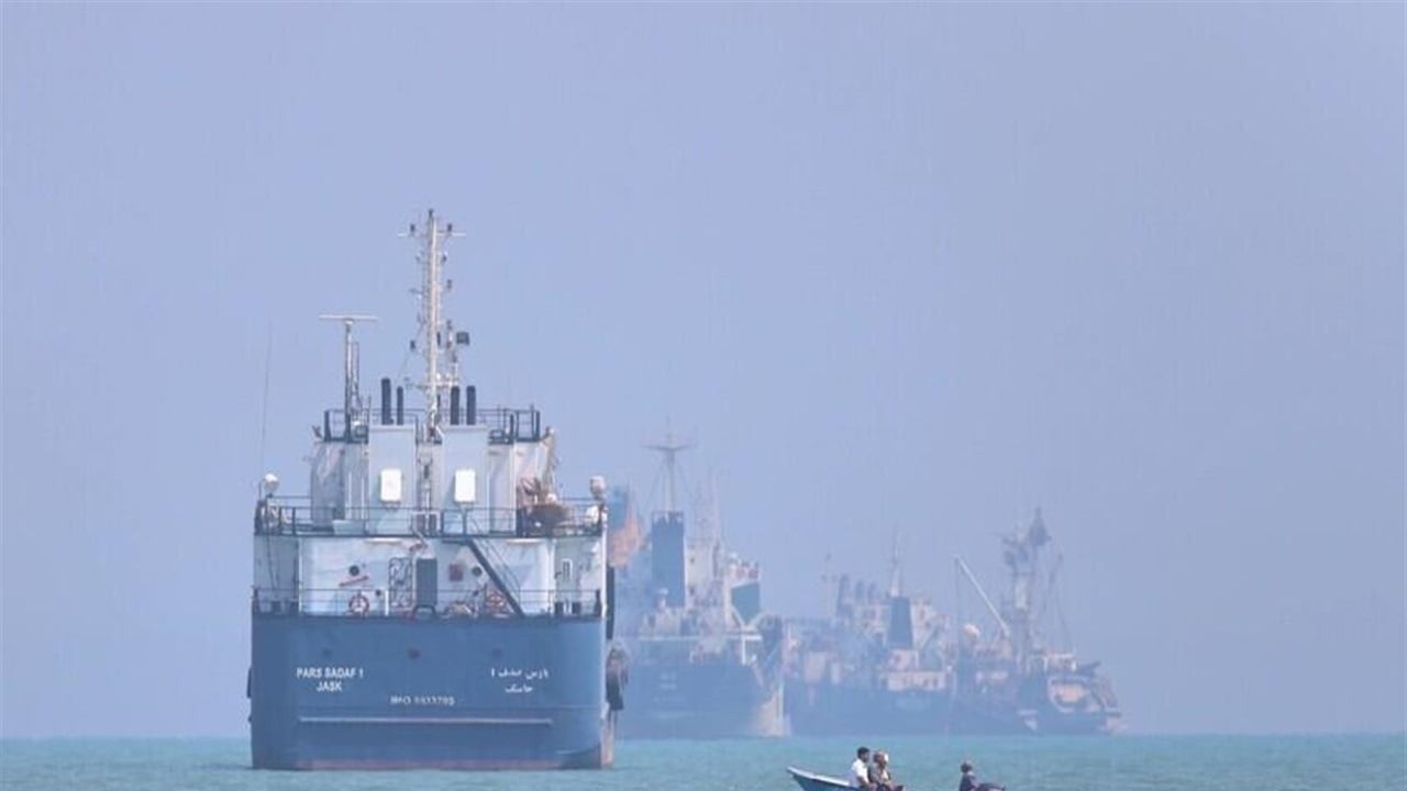 Explosions and Fires Erupt on Three Oil Tankers South of Strait of Hormuz Following Mine Collisions